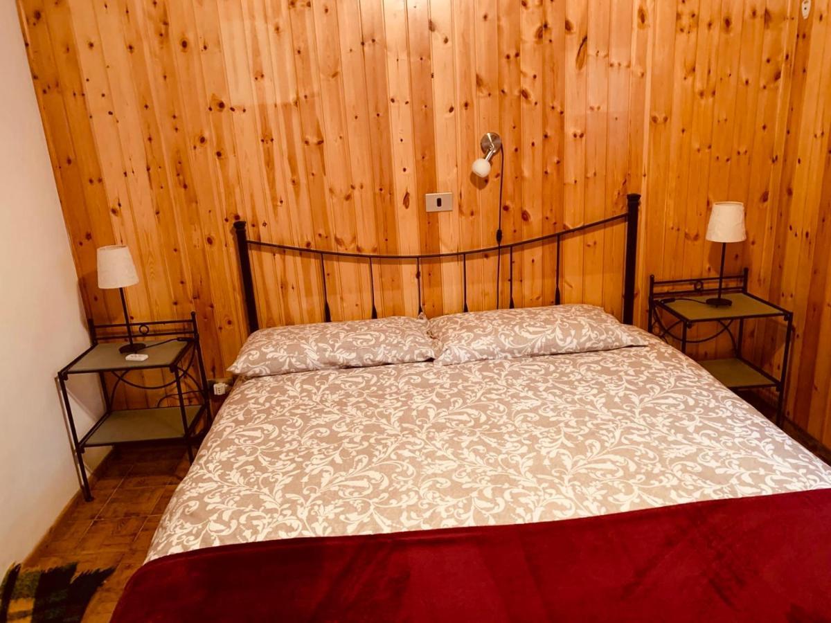 Casa Vacanze Nora Chamois Bagian luar foto