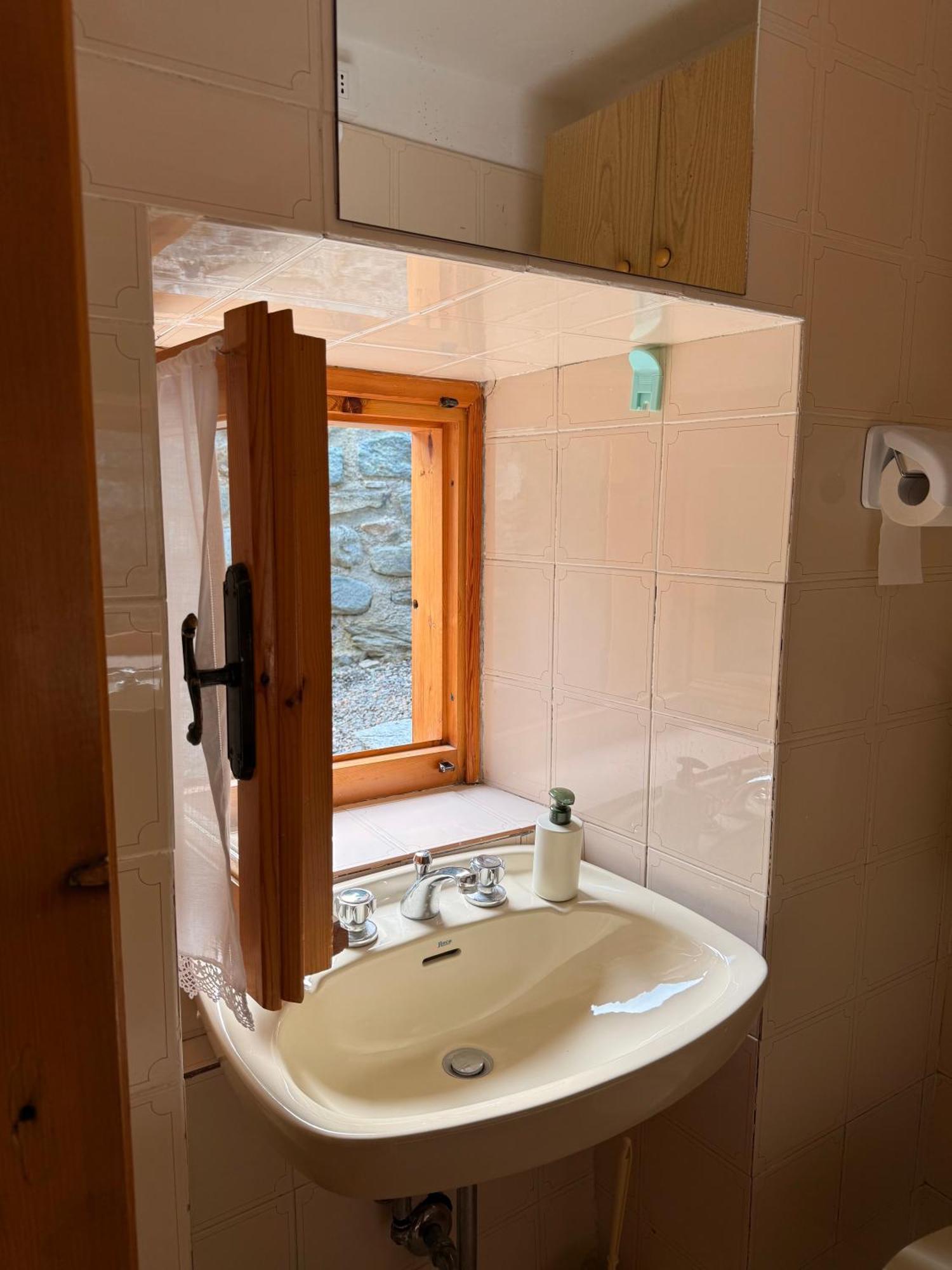 Casa Vacanze Nora Chamois Bagian luar foto
