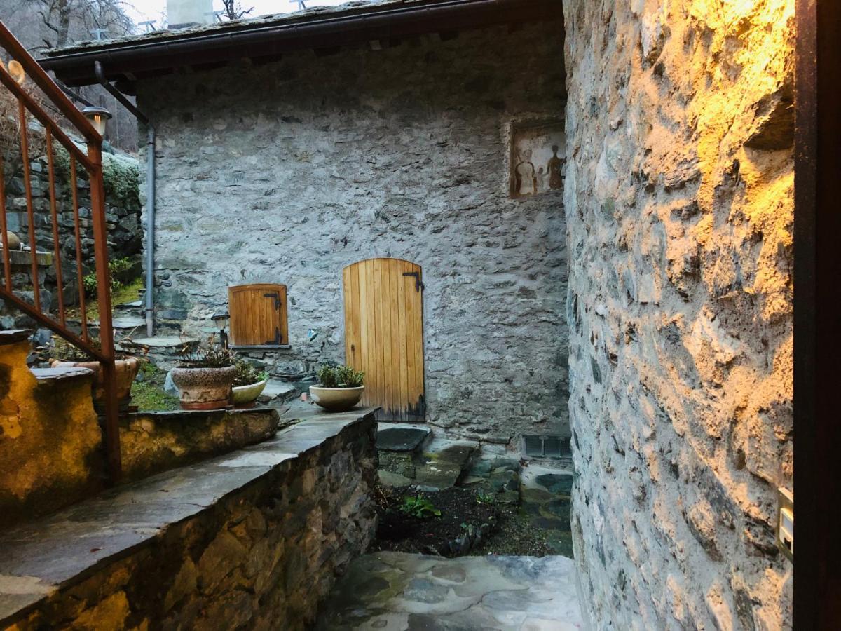 Casa Vacanze Nora Chamois Bagian luar foto